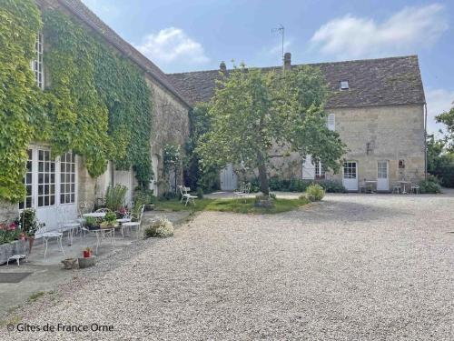 Gîte Sarceaux, 4 pièces, 6 personnes - FR-1-497-131