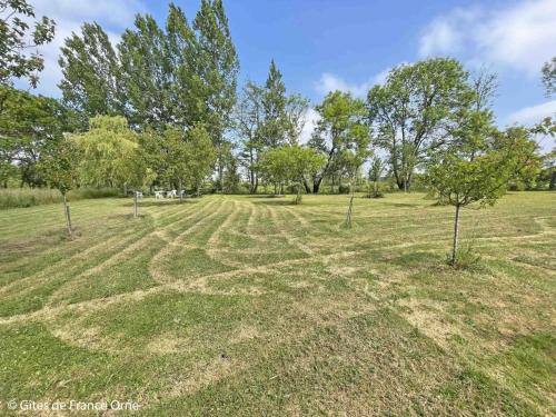 Gîte Sarceaux, 4 pièces, 6 personnes - FR-1-497-131