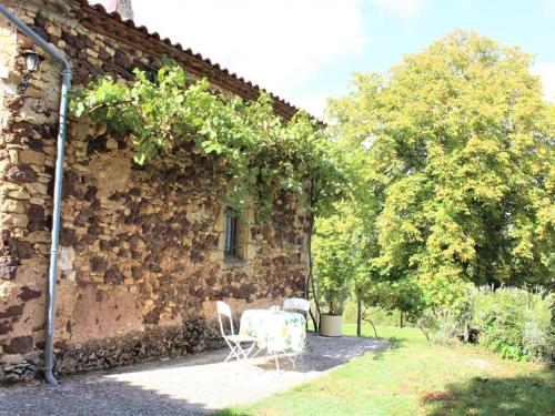 Charmante maison en pierre avec cheminée et animaux acceptés