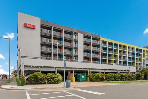 Red Roof PLUS & Suites Virginia Beach - Seaside