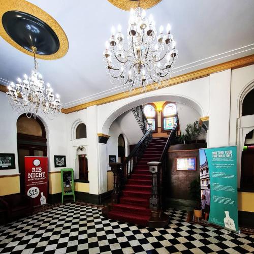 ทัศนียภาพภายนอกโรงแรม, Criterion Hotel-Motel Rockhampton in กลางเมืองร็อคแฮมป์ตัน