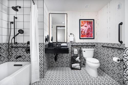 room detail thumbnail 2