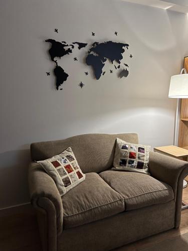 One-Bedroom Apartment image 1
