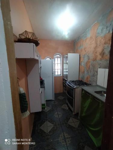 ห้องครัว, Casa para temporada até 9 pessoas, próximo Cabo Frio e São Pedro da Aldeia (Casa para temporada ate 9 pessoas, proximo Cabo Frio e Sao Pedro da Aldeia) in ปาร์เกเอสโตริล