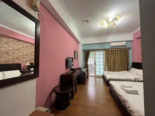 Comfort Quadruple Room image 10