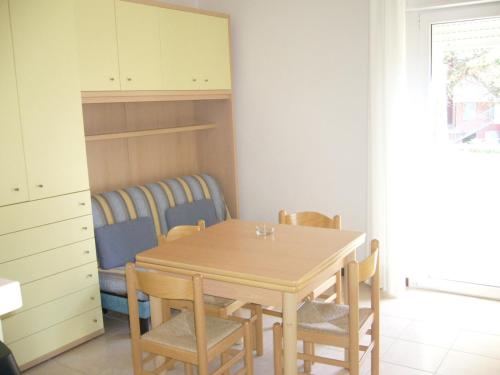 Studio Apartment with Sea View image 6