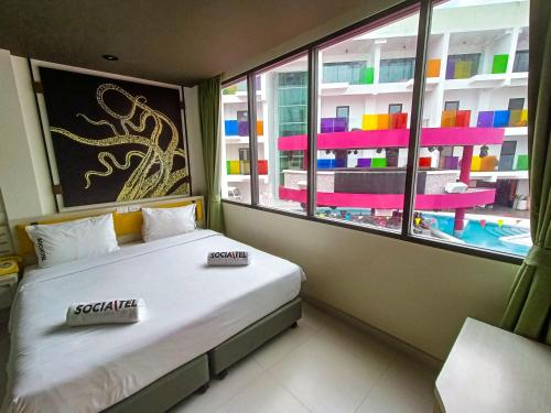 room detail thumbnail 1