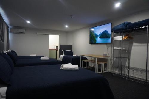 Warners Bay Hotel – Warners Bay, VA