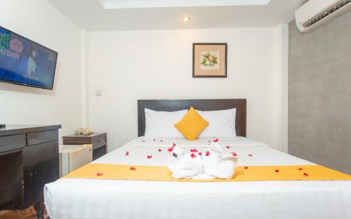 room detail thumbnail 2