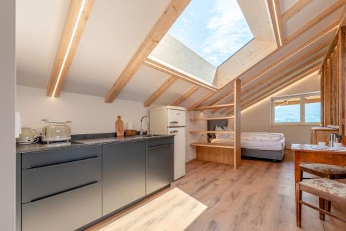 Superior One-Bedroom Apartment with Balcony