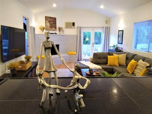3 BR + Near Venice Beach + Redecorated + Nice Backyard with BBQ, Лос-Анджелес (фото 8)