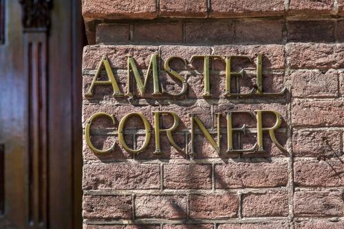 Amstel Corner Hotel - image 4