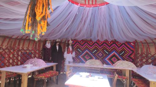 Yurt Camp Ali-Nur, Lake Song-Kul , Kyrgyzstan, Юрточный лагерь Али Нур, на берегу озера Сон Кол (Yurt Camp Ali-Nur, Lake Song-Kul , Kyrgyzstan, Юрточныи лагерь Али Нур, на берегу озера Сон Кол) in Tuz