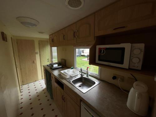 keuken, Autocamp Free Star - Mobilheimy in Strachotin