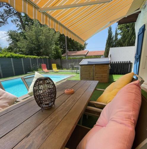 Détente Piscine et jacuzzi au Bassin d'Arcachon - Location saisonnière - Andernos-les-Bains