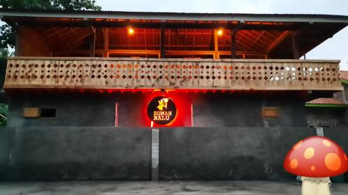 Rumah Nalu surf camp, Lampung