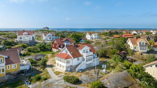 Lägenhet med havsutsikt & uteplats i vårt hus på Käringön (Lagenhet med havsutsikt & uteplats i vart hus pa Karingon) in Käringön