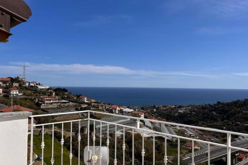  Casa Peonia, Natura, Piscina, Sport, Golf e Relax in 18038 Sanremo