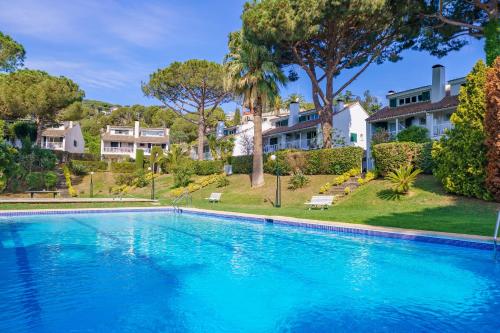  HomeHolidaysRentals Glamour in Cabrils