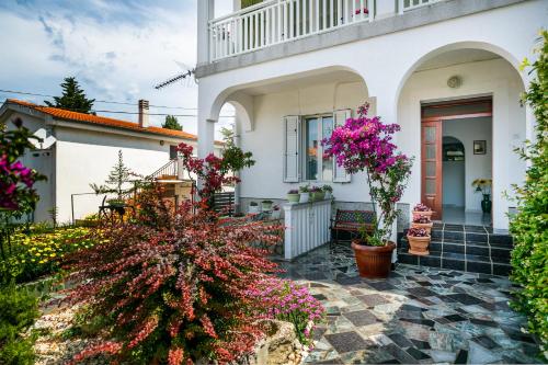 Apartment with Terrace image 10