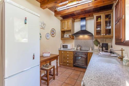 Konyha, VILLA TAMARIT in Pedralba