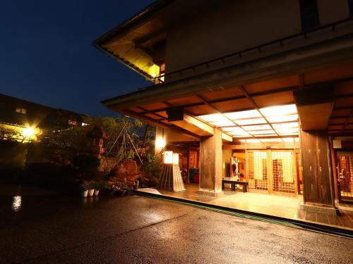 Ryokan Karasawa - Accommodation - Kanazawa