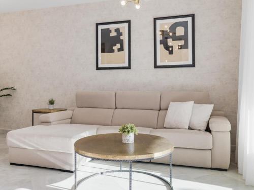 Apartment image 8