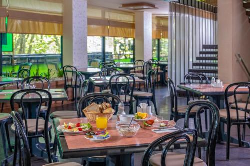 Restaurant, Venusz Hotel in Siofok