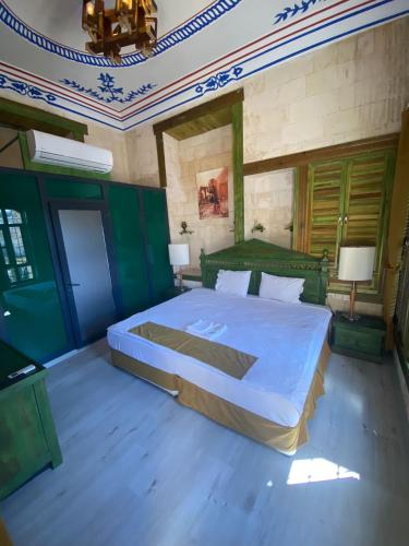 1 queen bed