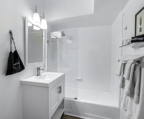 The Three Fifty Hotel, A Kirkwood Collection Hotel