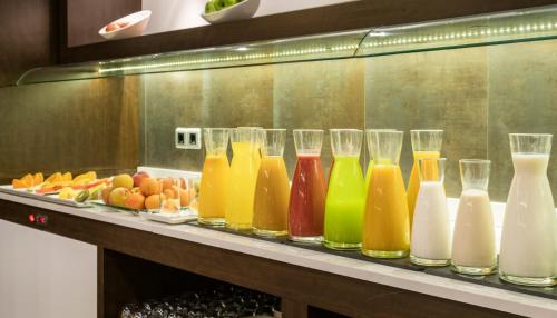 Ilunion Suites Madrid - image 12