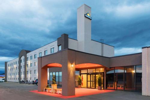 Days Inn by Wyndham Cranbrook Conference Centre - Hotel - Cranbrook