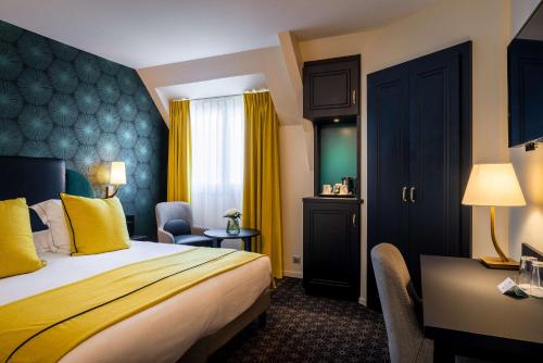 1 king bed, 1 twin bed