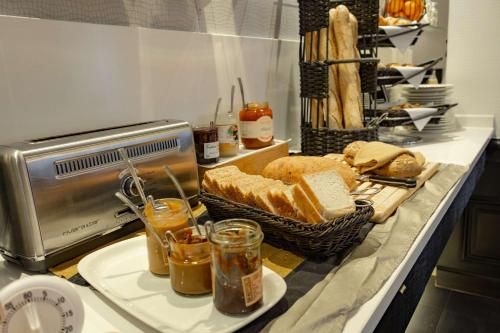 Best Western Plus Le Moderne - image 3