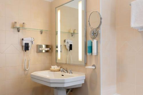 Hotel Matisse Sure Hotel Collection by Best Western - image 7