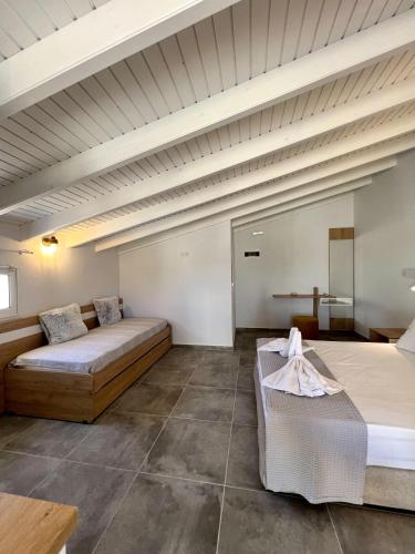 Issos Residence 5