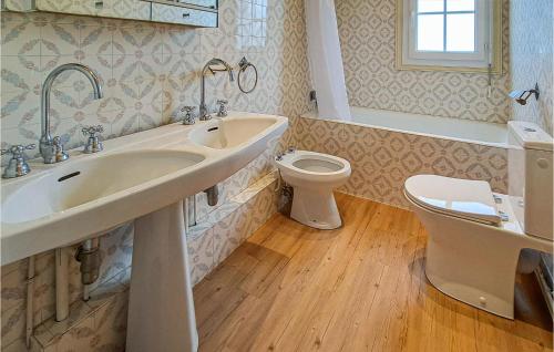 Awesome Home In Benerville-Sur-Mer Awesome Home In Benerville-Sur-Mer