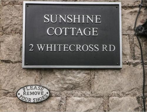 Sunshine Cottage Tideswell, Games room included.
