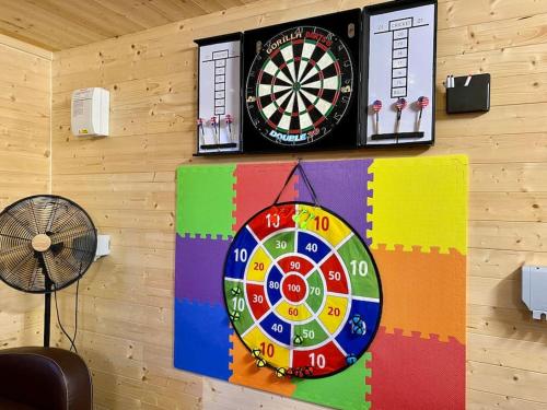 Sunshine Cottage Tideswell, Games room included.