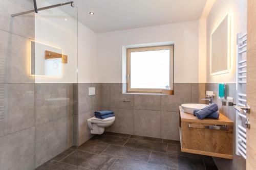 2 bedrooms, 4 beds
