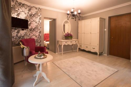 Cincis by the Lake Room Type - Family Suite with Balcony