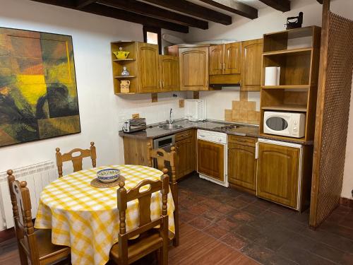 Iekārtas, Casa independiente y completa con una habitación "Venta de Cidones" (Casa independiente y completa con una habitacion "Venta de Cidones") in Cidones