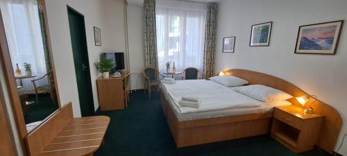 Hotel Legie, Prague (photo 9)