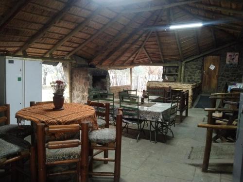 Iekārtas, umbabala bush camp in Koster