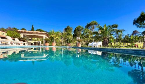 Villa La Source 83 - Room Close to St Tropez, Cogolin