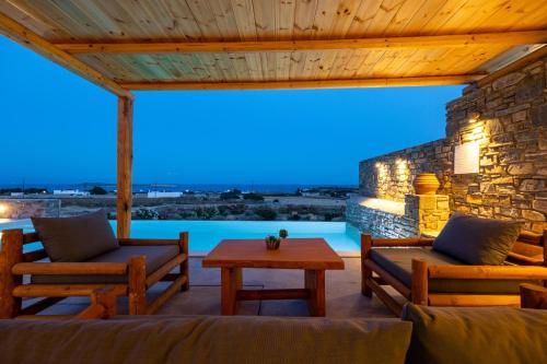 Cycladic Breeze Villas