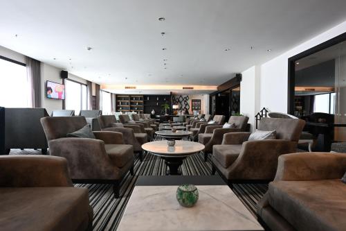 酒吧/Lounge Bar, 曼谷素坤逸15號瑞享飯店 (Mövenpick Hotel Sukhumvit 15 Bangkok) in 曼谷