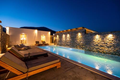 Cycladic Breeze Villas