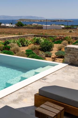 Cycladic Breeze Villas