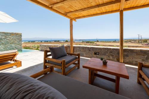 Cycladic Breeze Villas